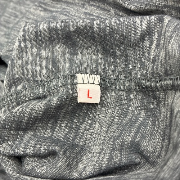 Men's Dark Gray Graphic Tee with Flag Design - Picture 7 of 7